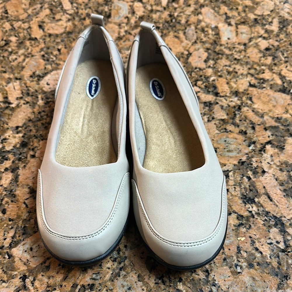 Women's Beige Flats